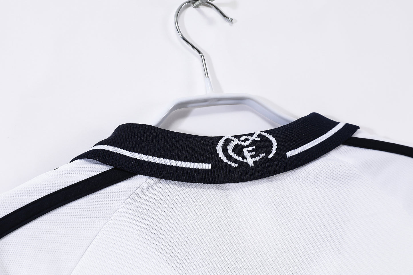 Real Madrid 2000/01 Retro Jersey - Home Edition