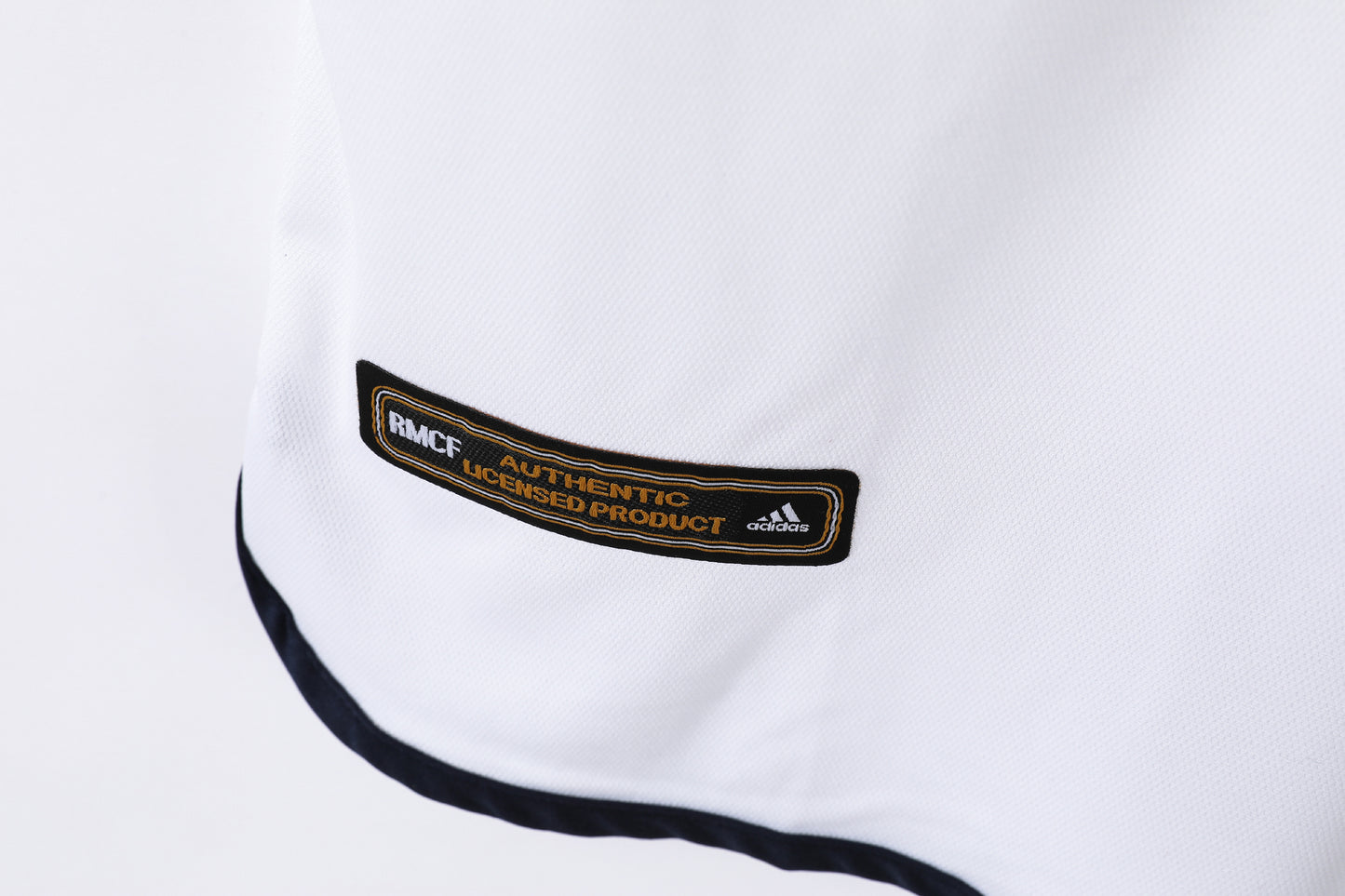Real Madrid 2000/01 Retro Jersey - Home Edition