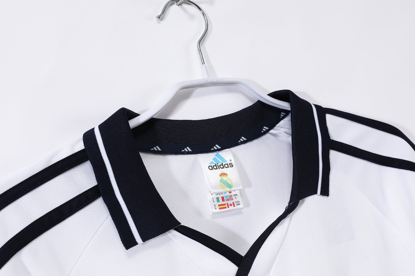 Real Madrid 2000/01 Retro Jersey - Home Edition