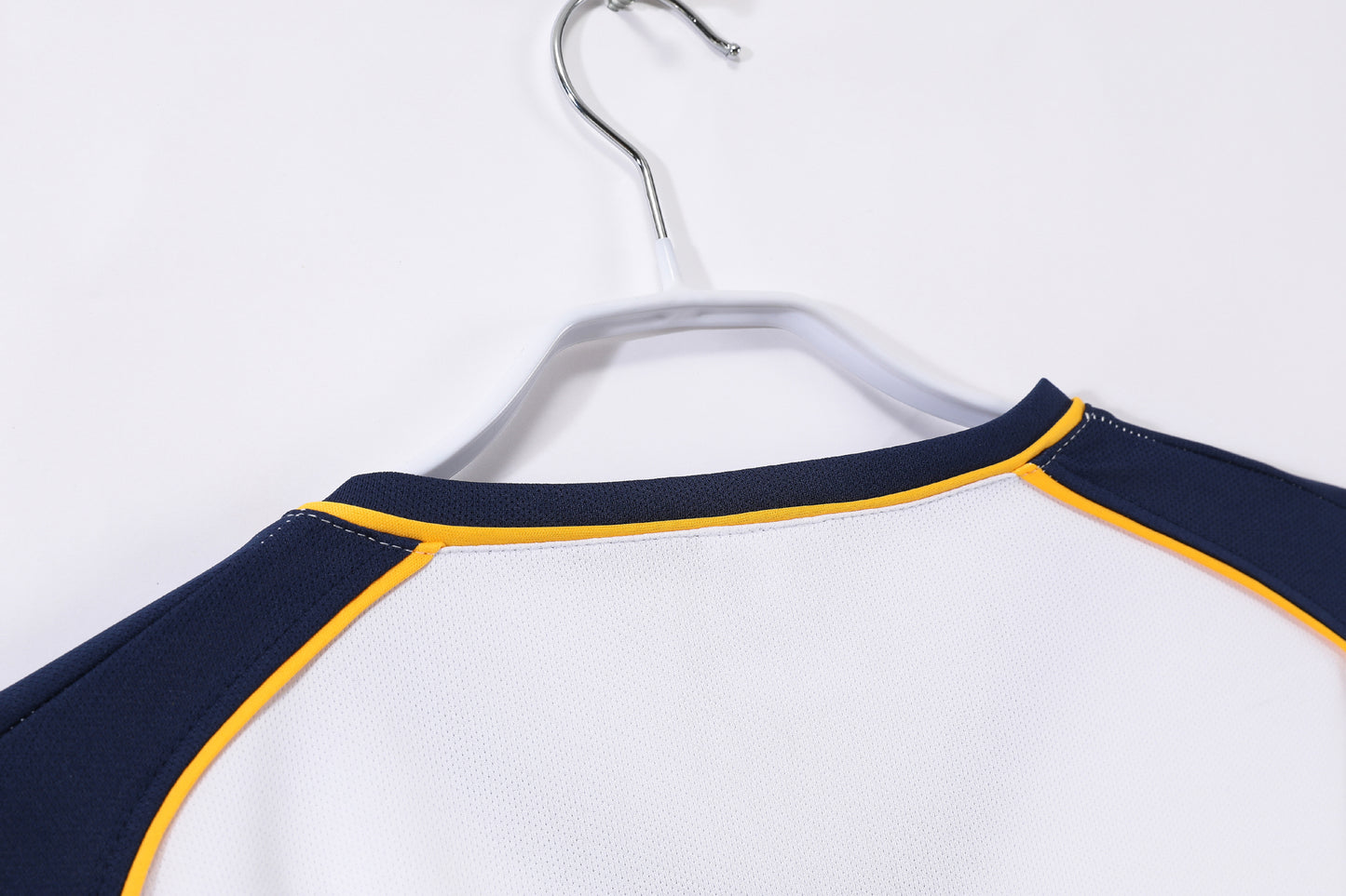 Liverpool 2001 UEFA Super Cup Retro Jersey