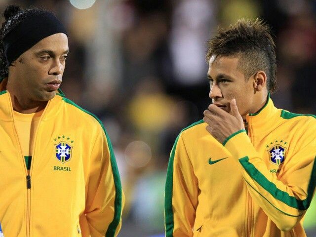 Neymar x Ronaldinho (Brazil, 2011–2012) When the Smile Met the Next Rhythm